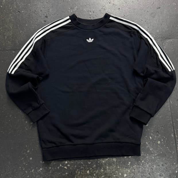 105 아디다스 맨투맨 