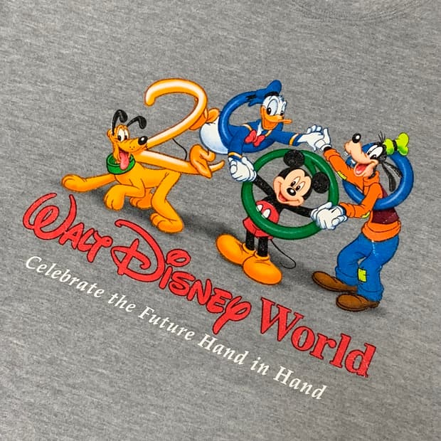 00s disney 2000 sweatshirt