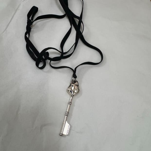 솔티페블 키 열쇠 벨벳 목걸이 아모멘토 cos