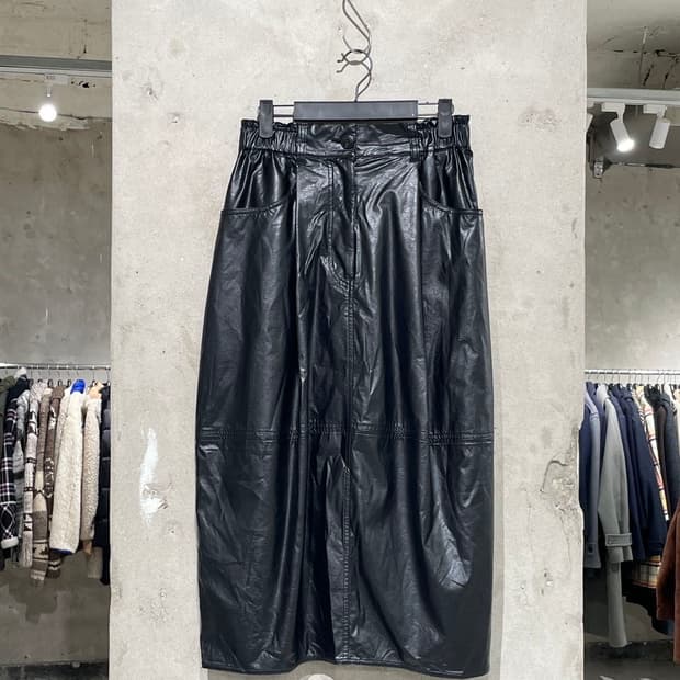 비이커 블랙 신세틱 레더 롱 스커트