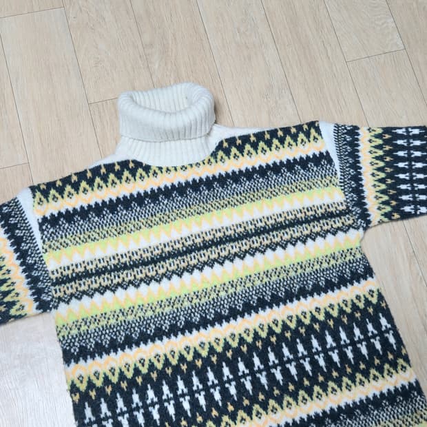 ZARA 패턴 니트 스웨터
