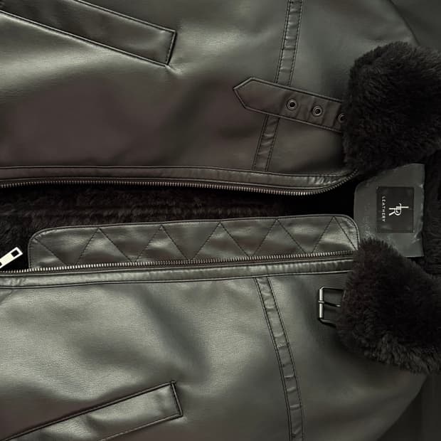 레더리 오블리크 레더 무스탕