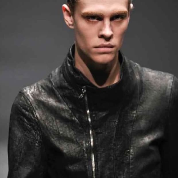 율리우스 자켓 구합니다.