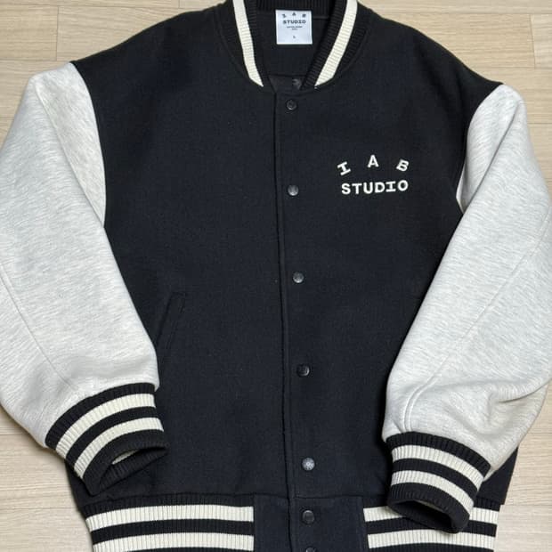 아이앱 스튜디오 스타디움 자켓 블랙 아이보리 L
