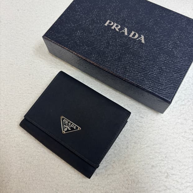 프라다 나일론 반지갑