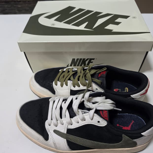 트래비스 스캇 레트로 로우 미디움 올리브 270