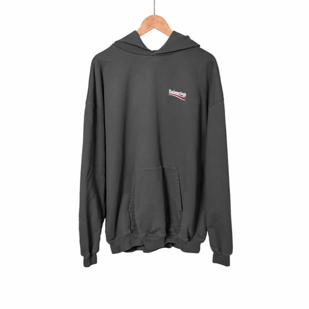 [M] 발렌시아가 남성 폴리티컬 자수 로고 라지핏 후드 티셔츠 그레이