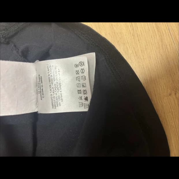 몽클레어 반팔 s사이즈 판매 합니다