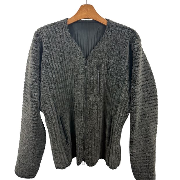 이세이미야케 옴므플리세 플리스 플리츠 집업 2사이즈