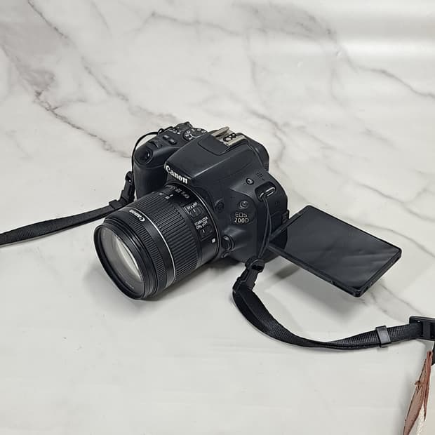 캐논 200D 바디/ 18-55mm IS STM 렌즈/ 가방