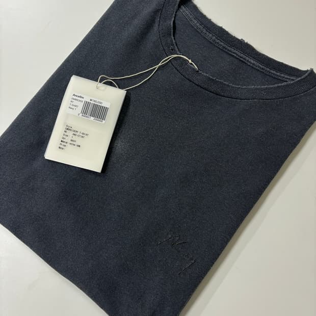 안셀름 EMBROIDERY T-SHIRT - Navy
