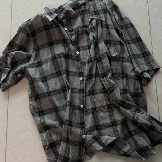 Hatching room 반팔셔츠