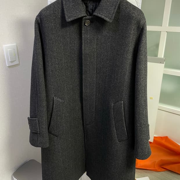 빈폴 멘 헤링본 발마칸 코트 판매합니다.