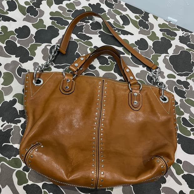 마이클코어스 소가죽 레더백