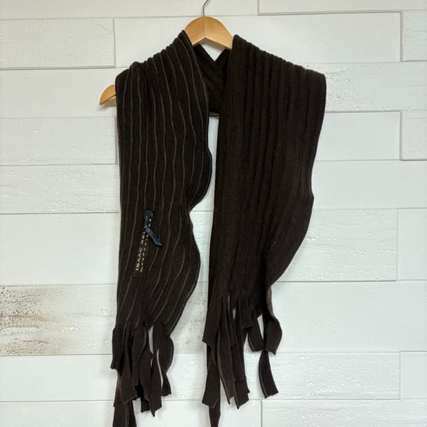 아이작 세럼 머플러