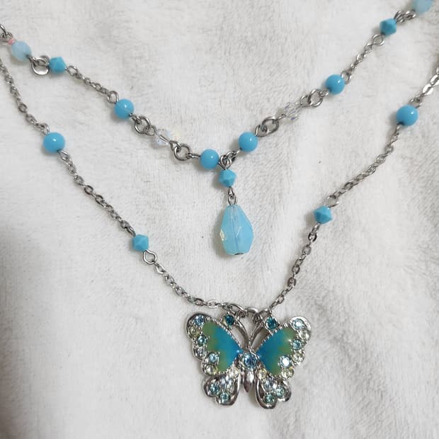 안나수이 나비 목걸이