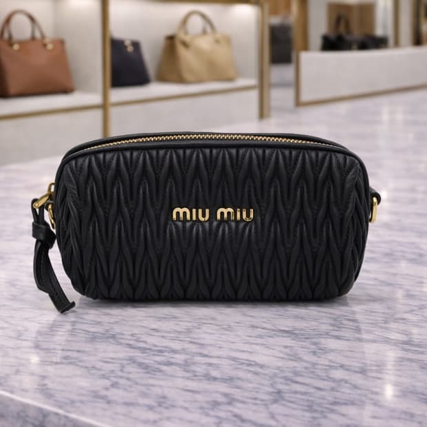 [S급] 미우미우 마테라쎄 나파 레더 체인 숄더백 미니 판매합니다!!!