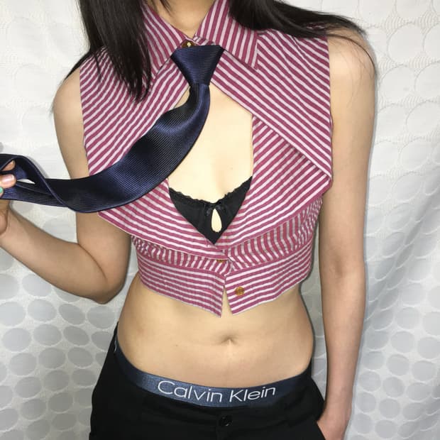 비비안 웨스트우드 레드 스트라이프 슬리브리스 셔츠