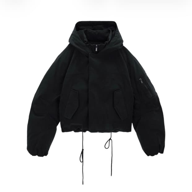 마뗑킴 레이어드 후디 봄버 다운 점퍼 인 차콜 야상패딩