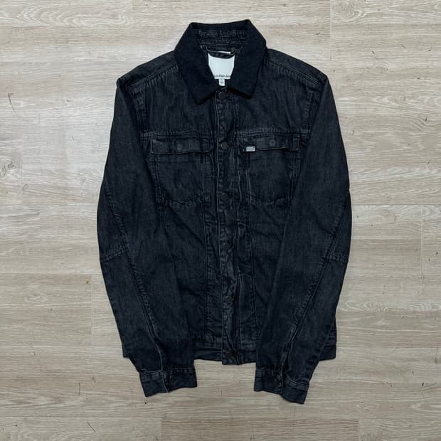 켈빈클라인 진스 배색 카라 워싱 데님 흑청자켓 [블랙] S/90