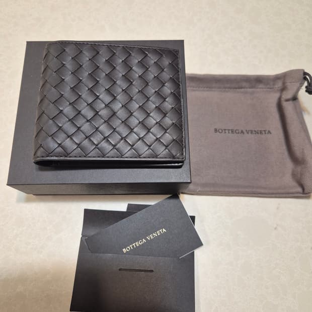 보테가 베네타 반지갑 다크브라운 새제품