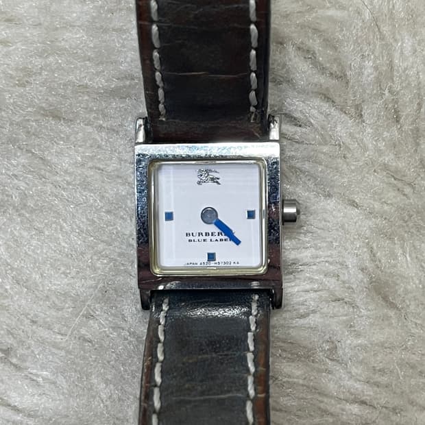 버버리 블루라벨 쿼츠