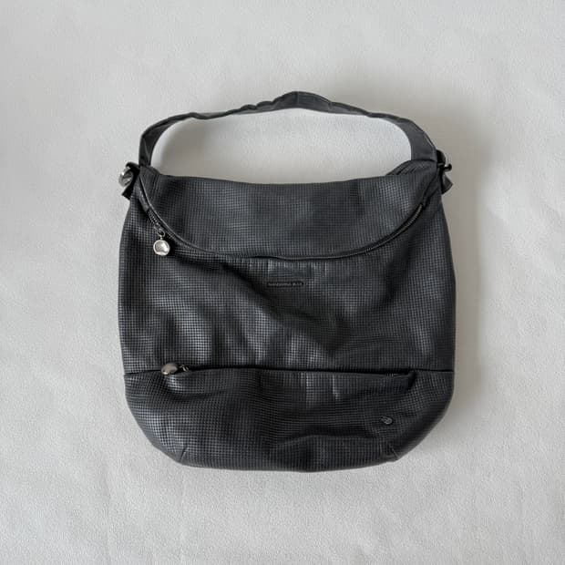 만다리나덕(Mandarina duck) 레더 숄더백