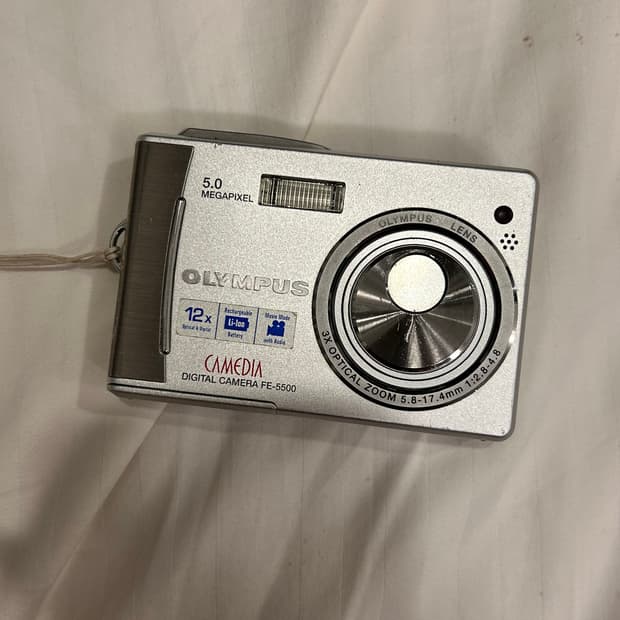 올림푸스 FE-5500 카메라