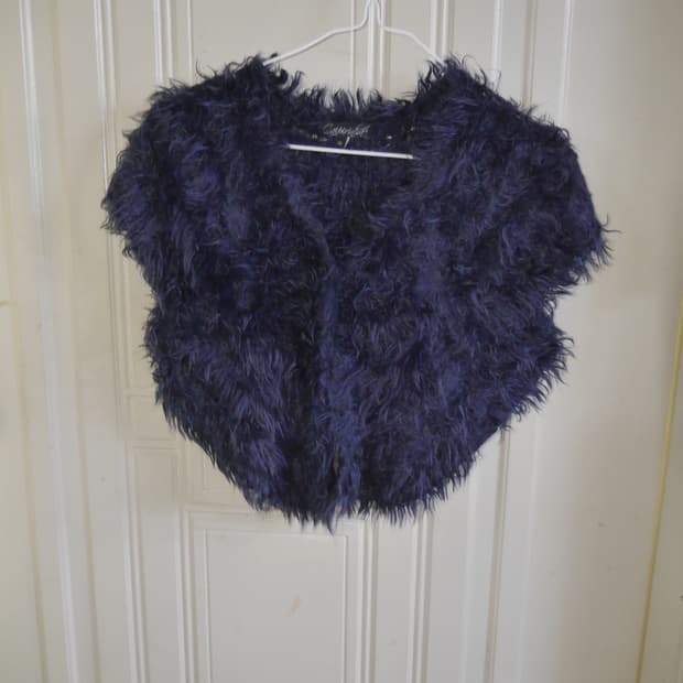 Fur crop vest