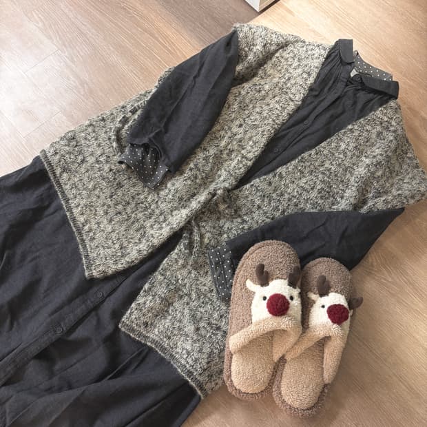 난로불 앞에서 차 마실 거 같은 귀여운 쿠모리 코디🍵