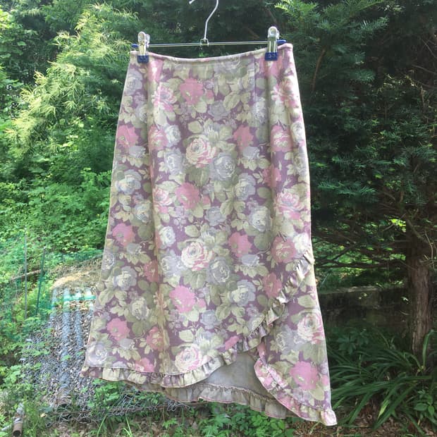 L'EST ROSE 레이스 절개 치마