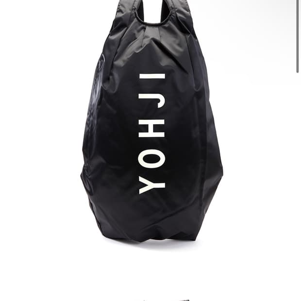 요지야마모토 Y-3 로고 백팩이에요
