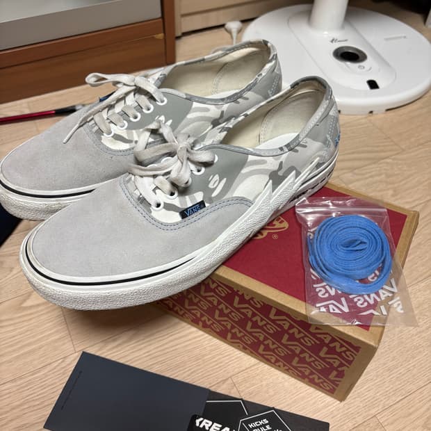 반스 에이프 어센틱 볼트 그레이 290