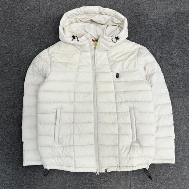 베이프 경량패딩