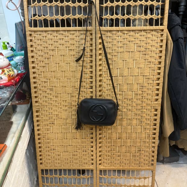 정품 구찌 소호 태슬 디스코백 팝니다