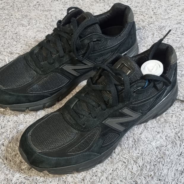 뉴발란스 990v4 트리플 블랙 295