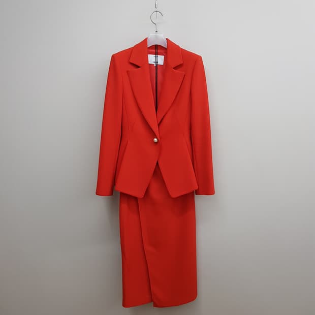 오브제 아카이브 스칼렛 싱글 자켓  미디 스커트 셋업 55사이즈