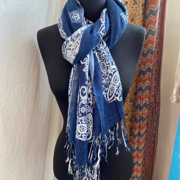 블루 에스닉 머플러