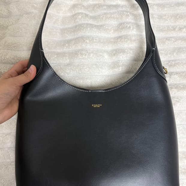 코치 브루클린 28 블랙 숄더백
