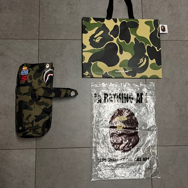 베이프 샤크 카모 미니백