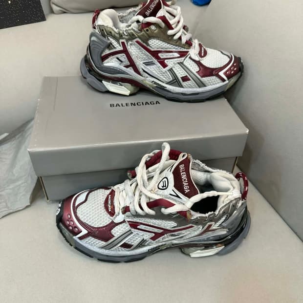 발렌시아가 러너 스니커즈 39사이즈 
