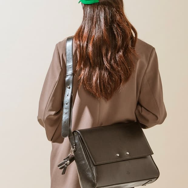 르마인(Lemine) 가죽 미니포켓 크로스백
