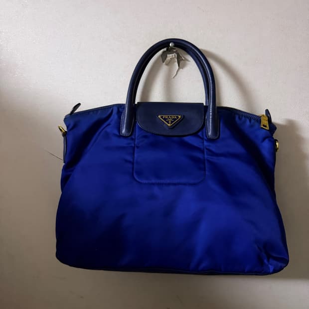 프라다 포코노 나일론 토트 블루