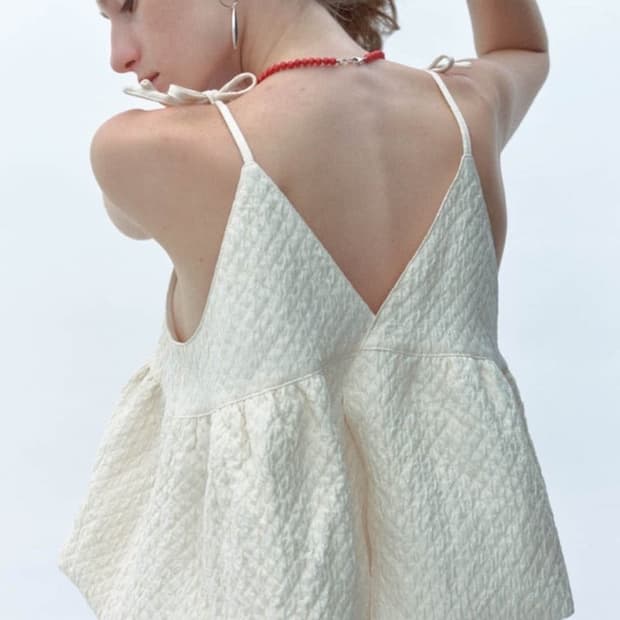 Ethos 클라우드 스트랩 탑 화이트