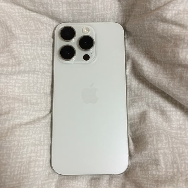 아이폰15pro 128GB 외관 깨끗 배터리 성능 79%