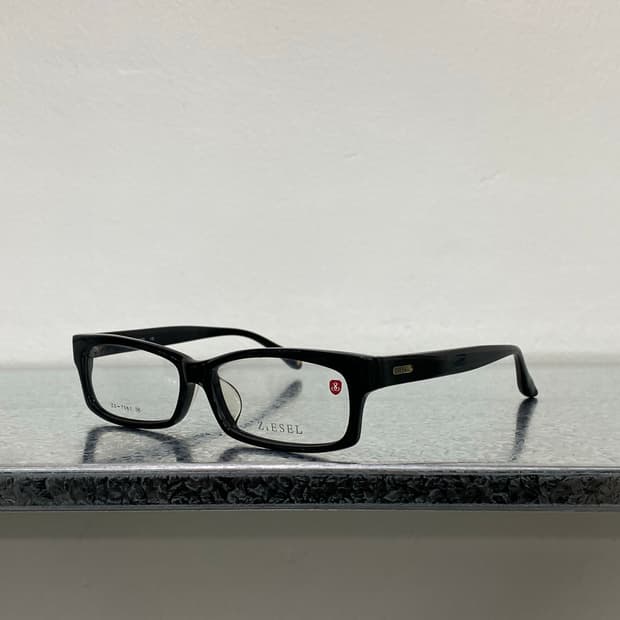 vintage glasses  480