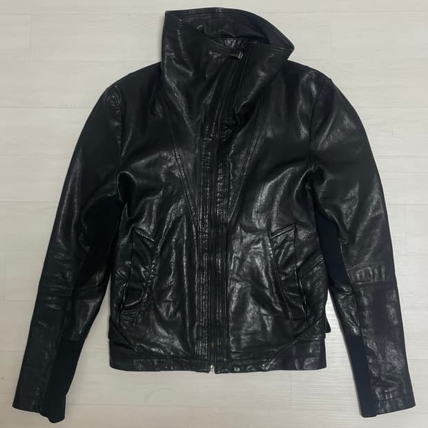 코데즈 컴바인 하이넥 레더자켓 (렘스킨)