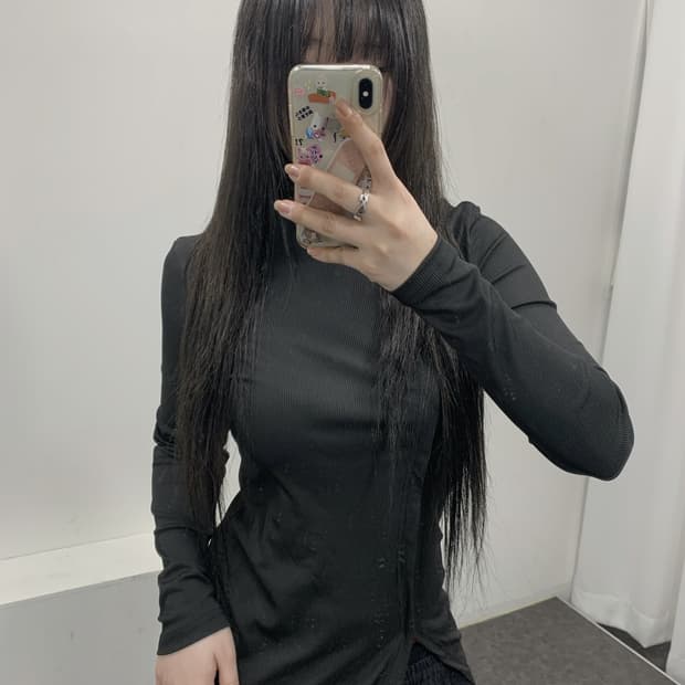 사선 하프 하이넥 슬리브