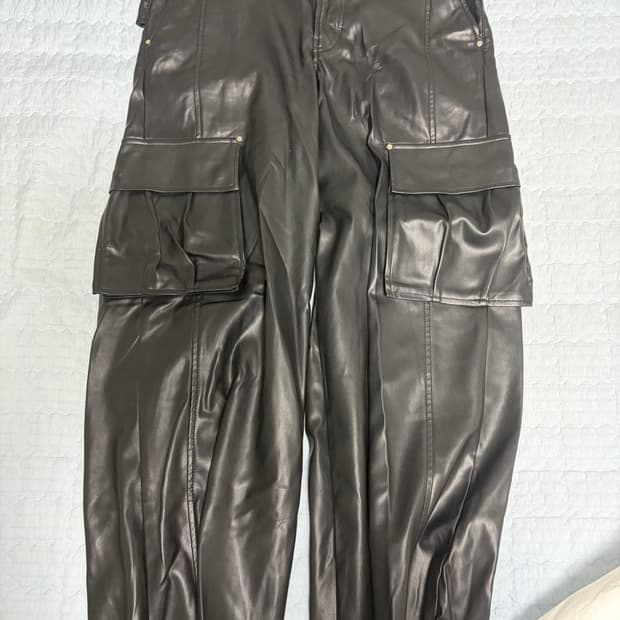 메종 미드네 블랙 레더 카고팬츠