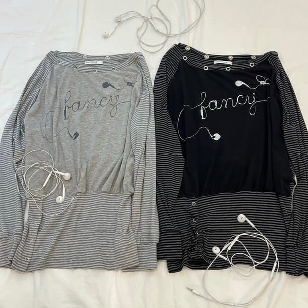 새상품) 팬시클럽 드로잉 오프숄더 그레이